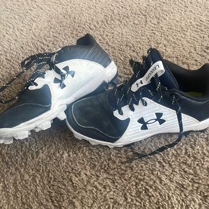 Boys under armour Baseball cleats